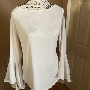 Joan Voss Creme Bell sleeve blouse Sz M ( but could fit Lrg also)